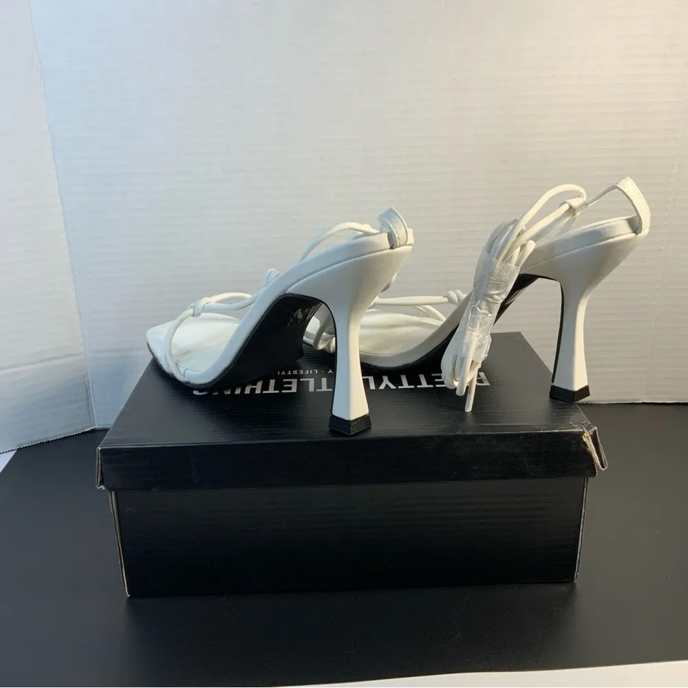 Prettylittlething white square Toe twisted knot lace up heeled sandals SIZE 9 ' - Image 5