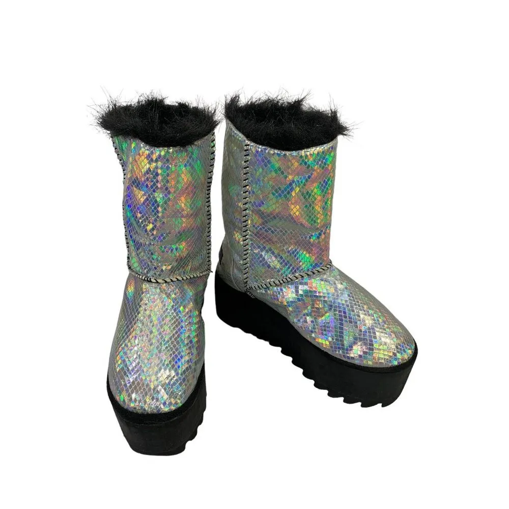 Current Mood  Women's Fuzzy Space Boots - Image 3