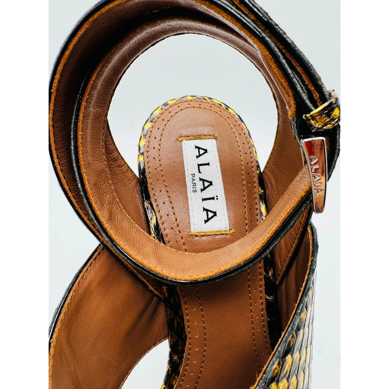 ALAÏA Gold Snakeskin Embossed Leather Platform Sandals Size 36.5 - Image 10