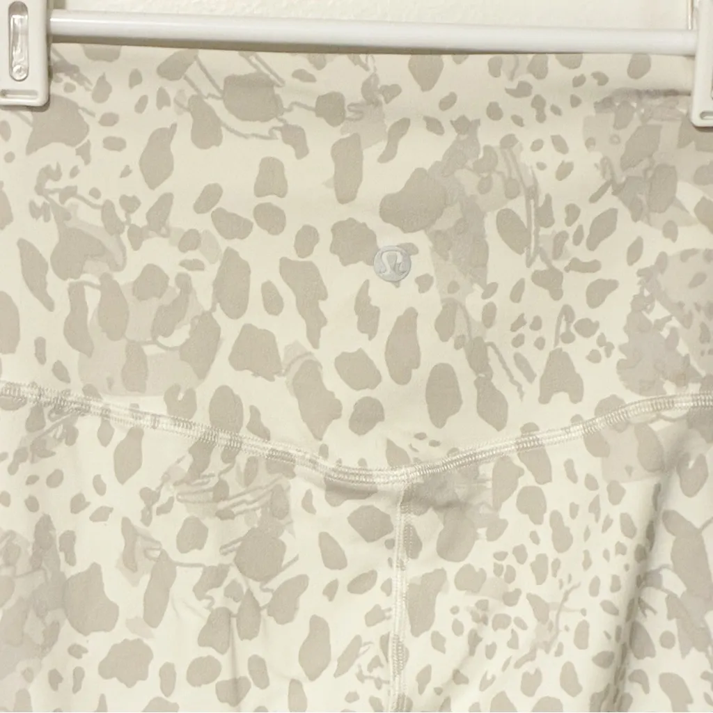 Lululemon Align High‎ Rise Cheetah Camo Leggings Athletic Yoga Size 6 - Image 5