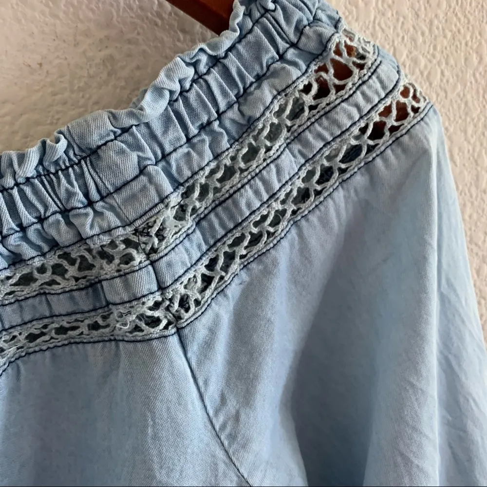 Walter Baker Boho Crop Bell Sleeve Chambray Top Contemporary Statement Sleeve M - Image 7