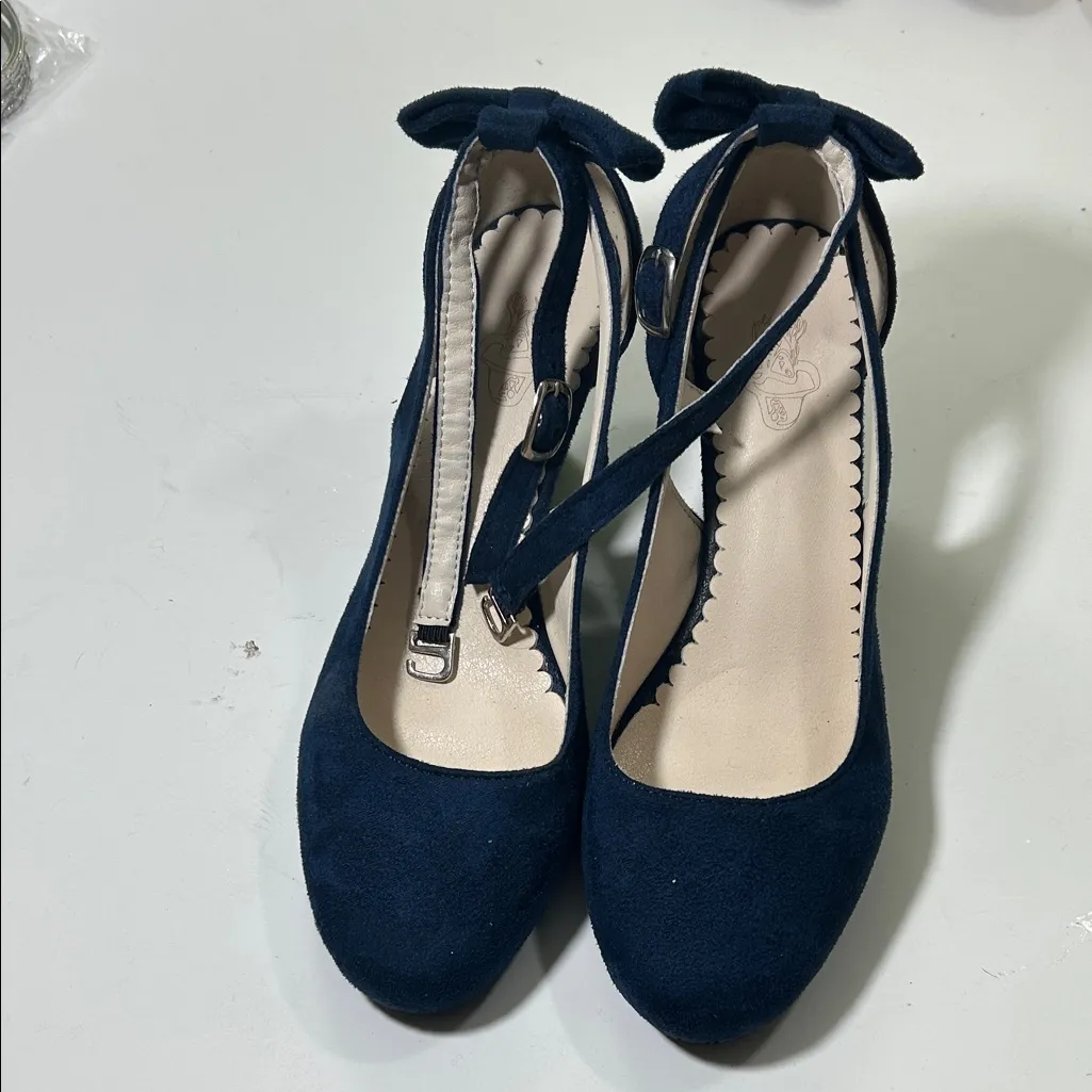 Chic Navy Women's Heels with Bow Detail Blue Size 8 - Image 16
