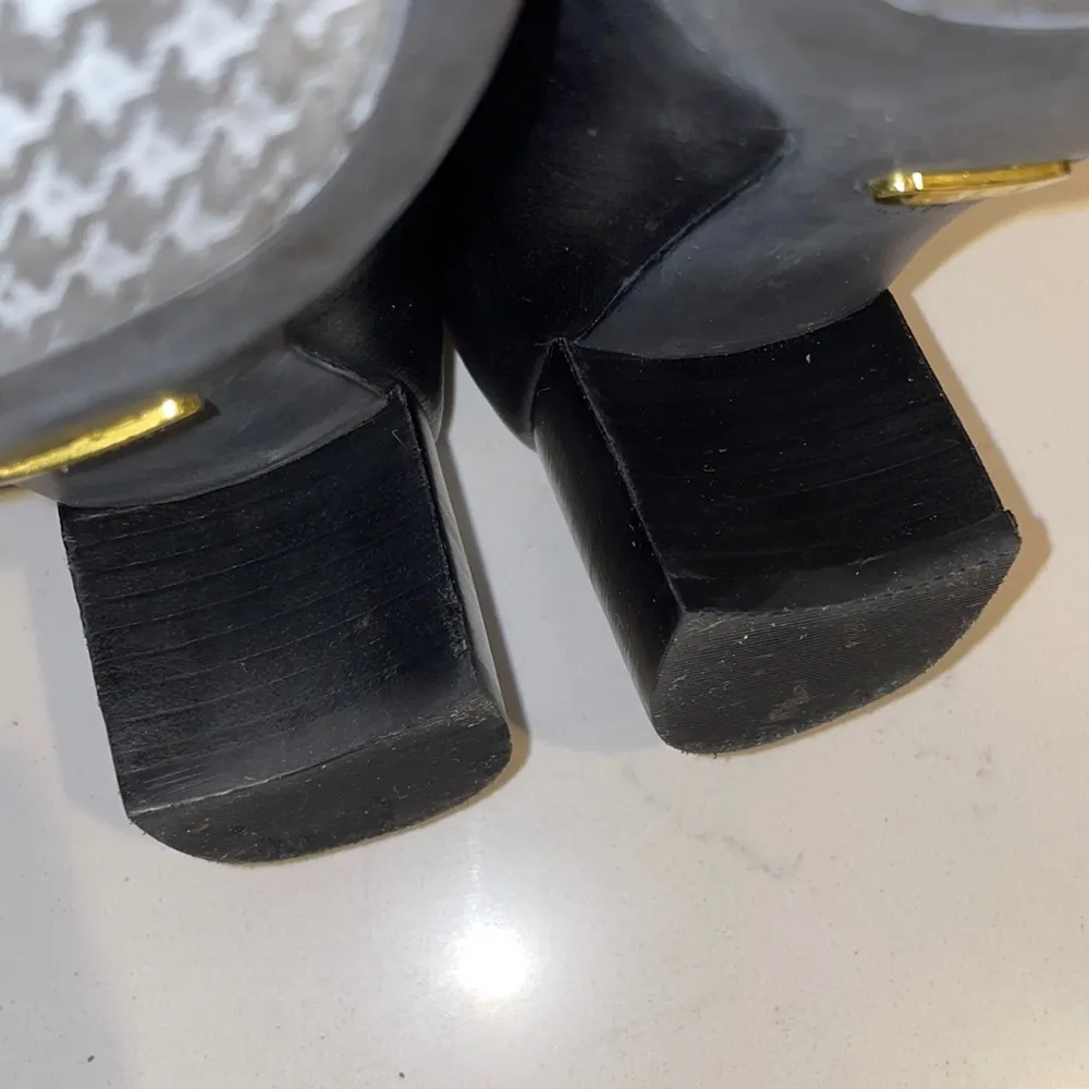 Lauren  Jacksen Closed Toe Pumps - Image 15