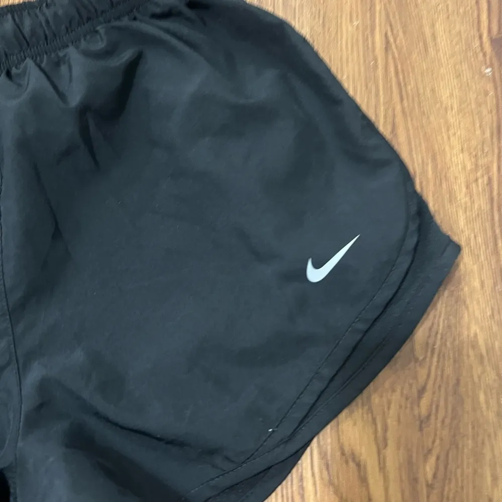 Nike  Black Athletic Shorts Size Small - Image 2