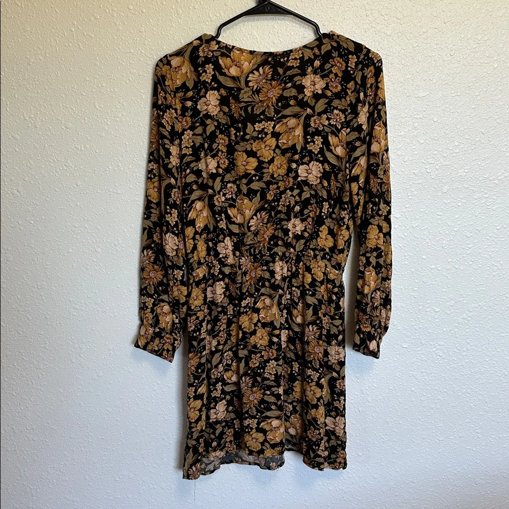 American Eagle Outfitters Black Gold Floral Faux Wrap Mini Dress Size M Tall - Image 5