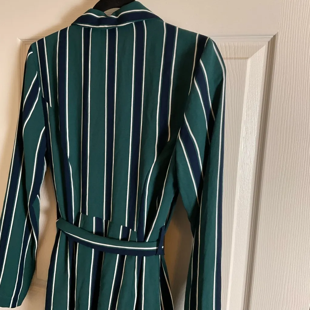 Rules of Etiquette Women's Navy & green Striped Romper size small - Image 8