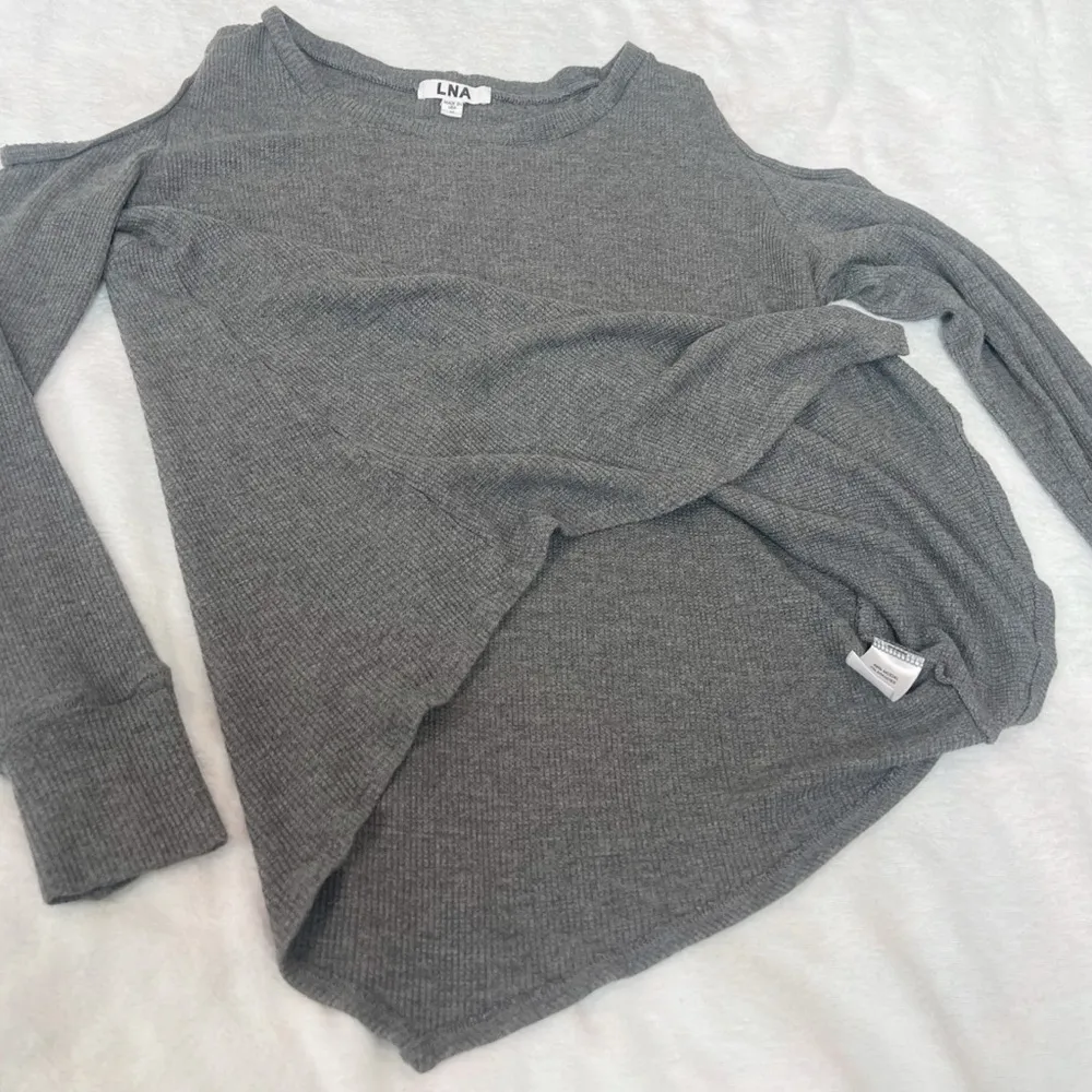 LNA Cold Shoulder Waffle Knit Long Sleeve Crew Neck Pullover Top Solid Gray M - Image 7