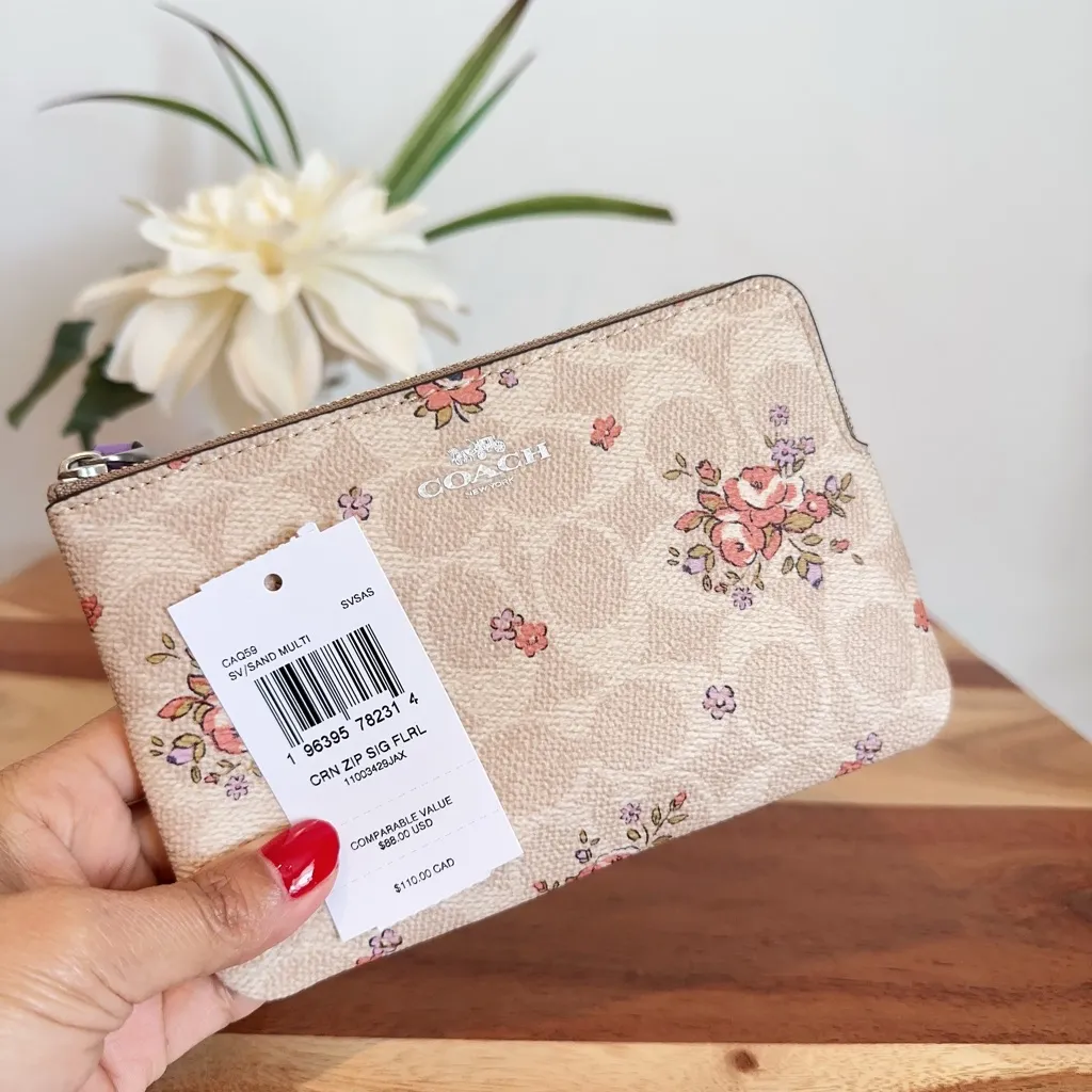 NWT‎ Coach Corner Zip Wristlet In Signature Canvas With Floral Print - Image 5