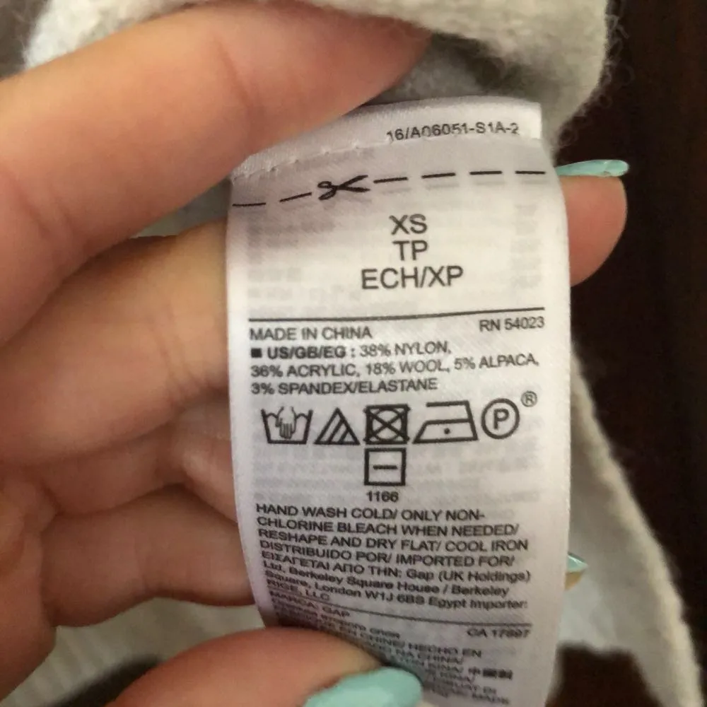 Oversized V Neck Sweater Cream - Image 4