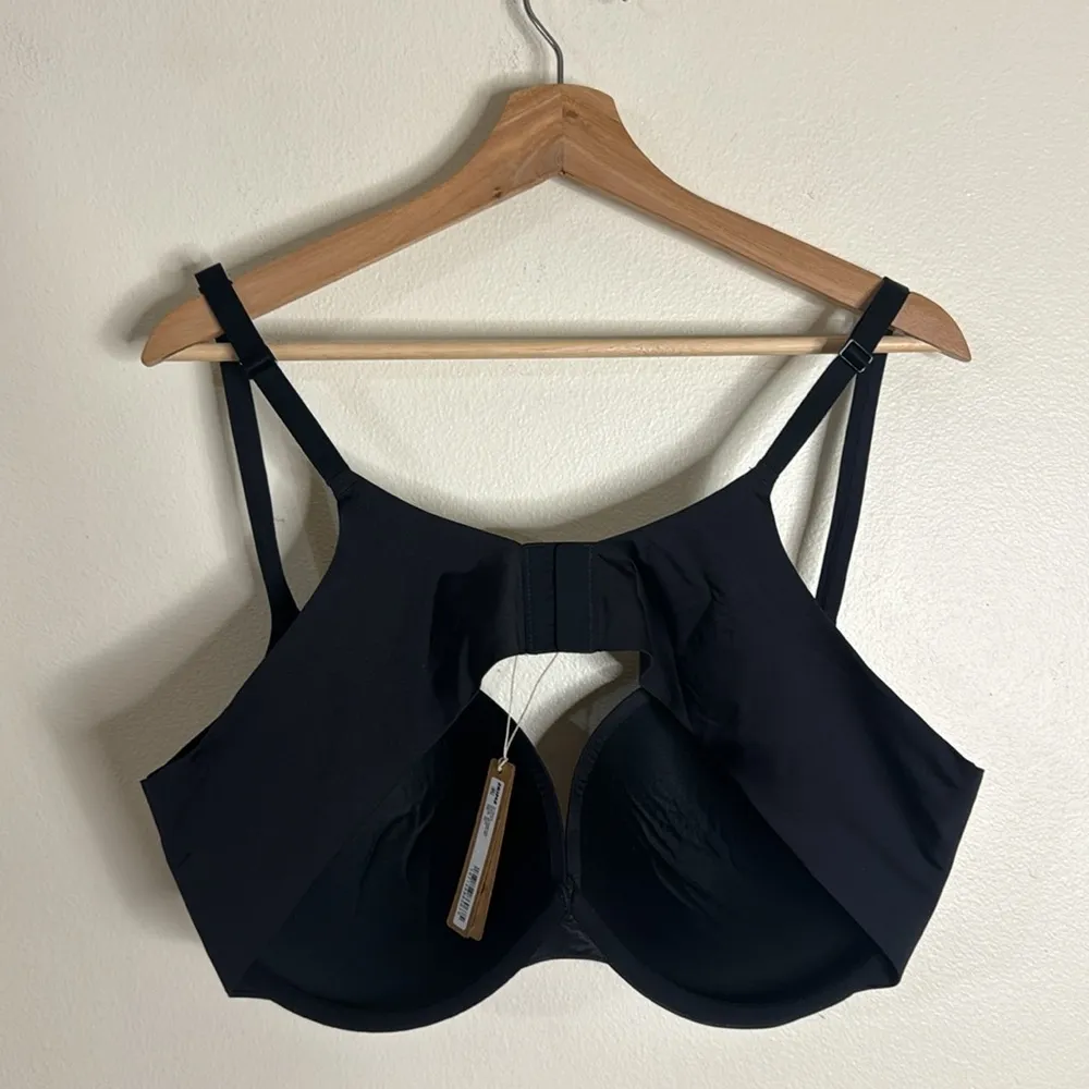 Skims ultimate push up plunge bra size 44C in color onyx - Image 7