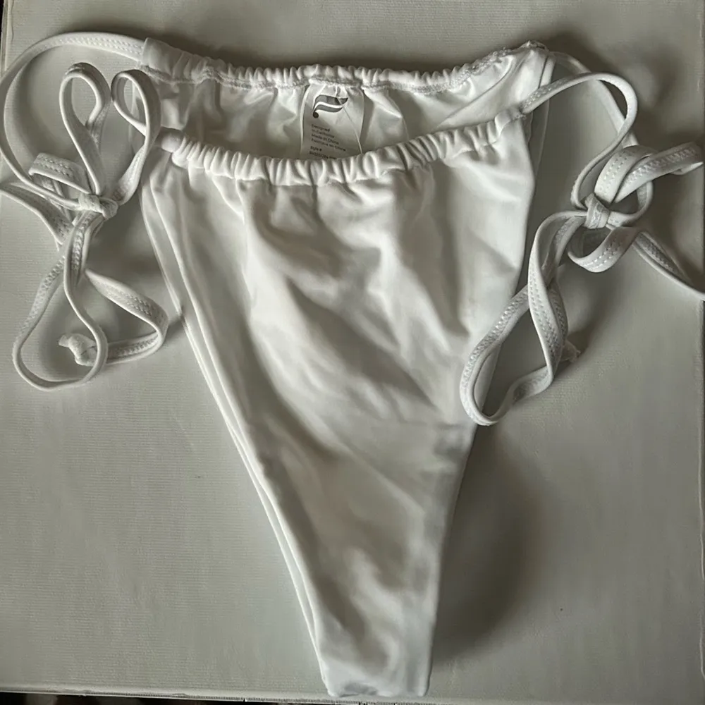 Fabletics NWT  | High-Cut String Bikini Bottom | Size: M | Bright White - Image 4