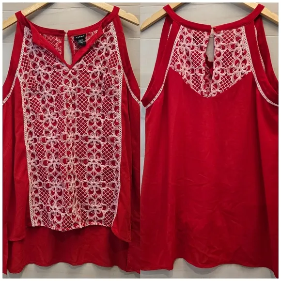{1X} Torrid Red White Floral Crocheted Sleeveless Top - Image 2