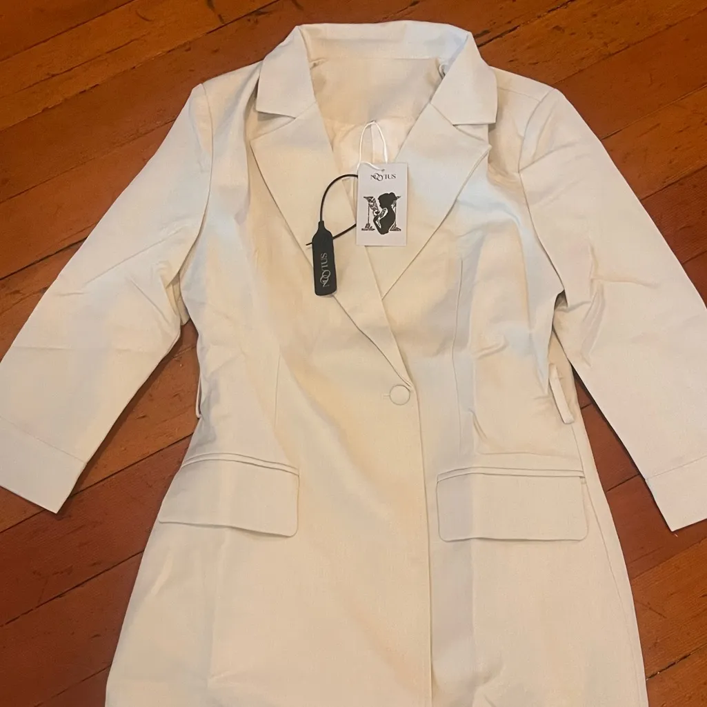 Elegant Cream Blazer Dress - Image 2