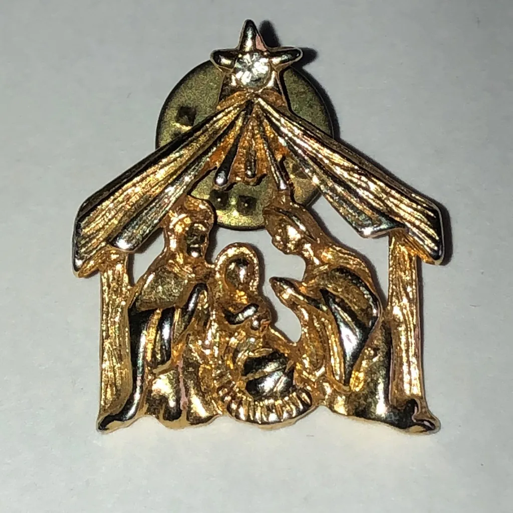 Gold Tone Vintage Nativity Scene Brooch - Image 2