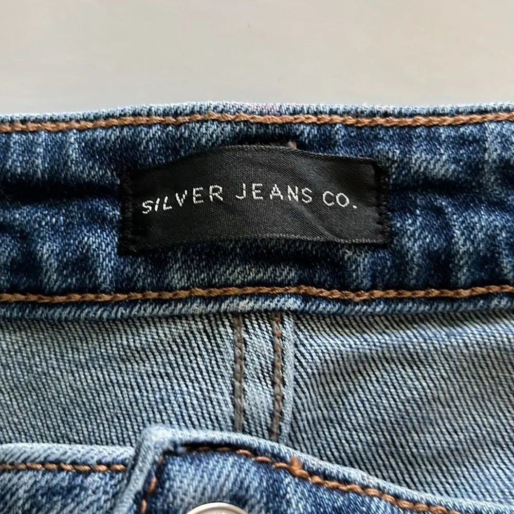 Silver Jeans Cuffed Beau Short High Rise Size 29 - Image 10