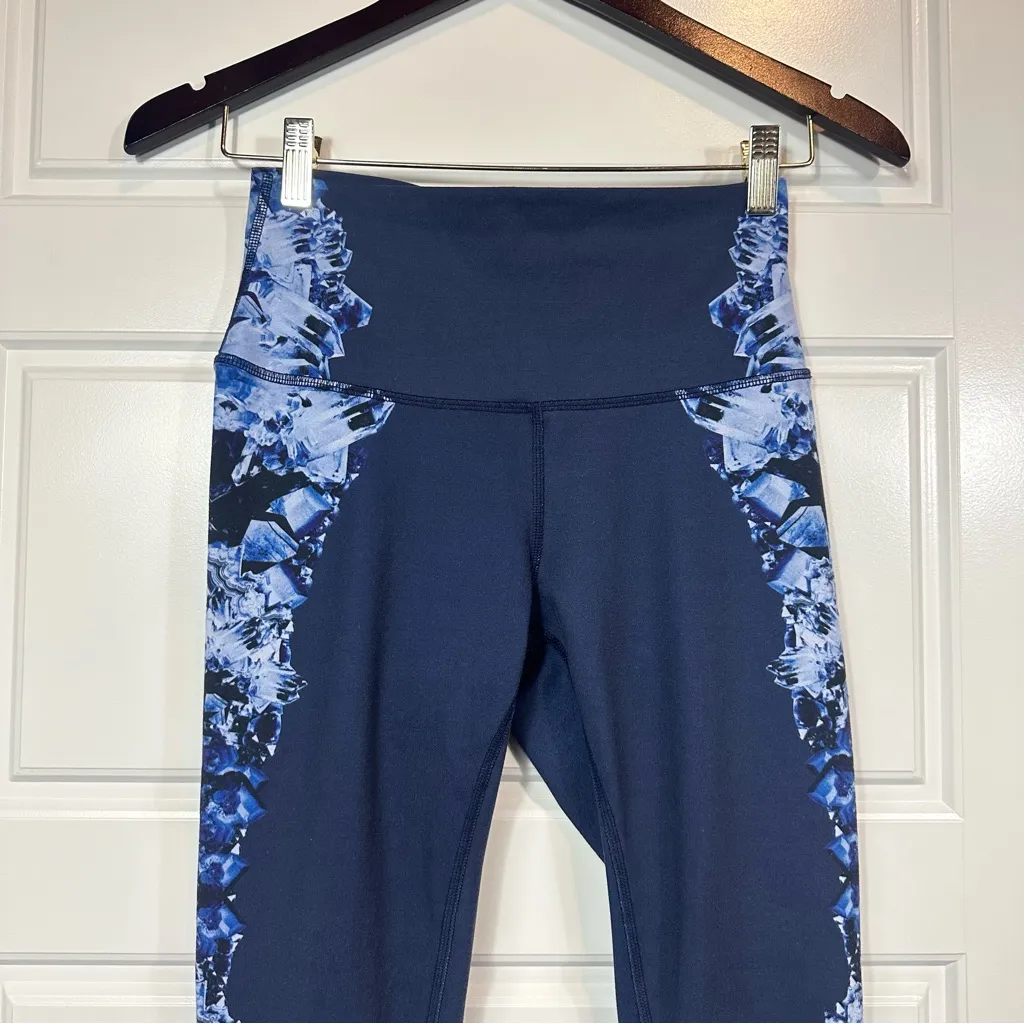 Alo Yoga High Waisted Athletic Airbrush Leggings in Dark Crystal Sky Size XS - Image 3