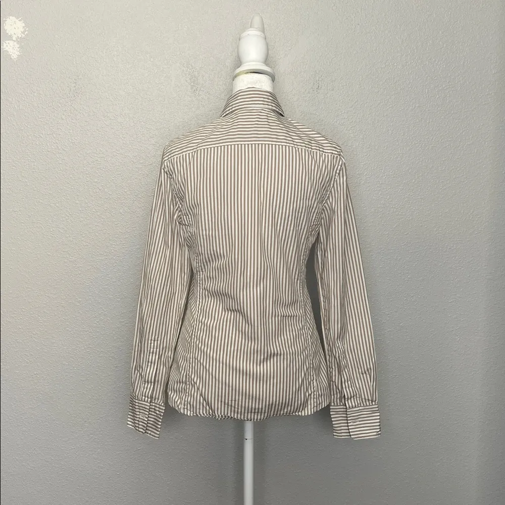 Aritzia Babaton Fitted Button Down Shirt White/Tan Size XS - Image 3