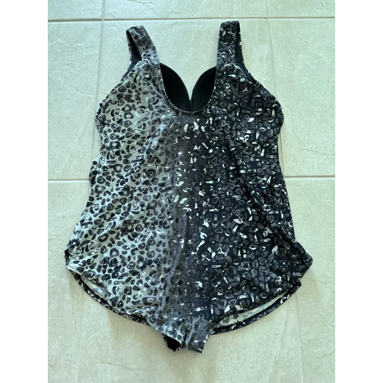 Swimsuits For All Womens Size‎ 22 Black Leopard Sarong Front Resort Beach Luxury Size undefined - Image 4