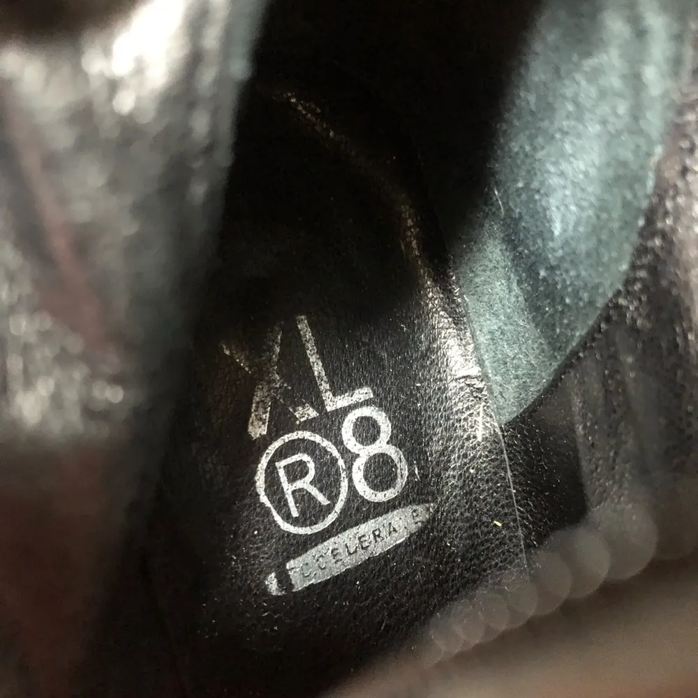 Vintage shiny patent black 1960s go - Image 8