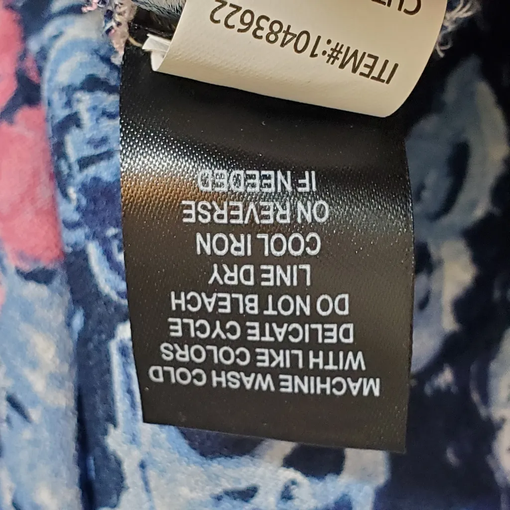 Torrid Flowy Paisley‎ Print Shorts. Size: 2 - Image 10