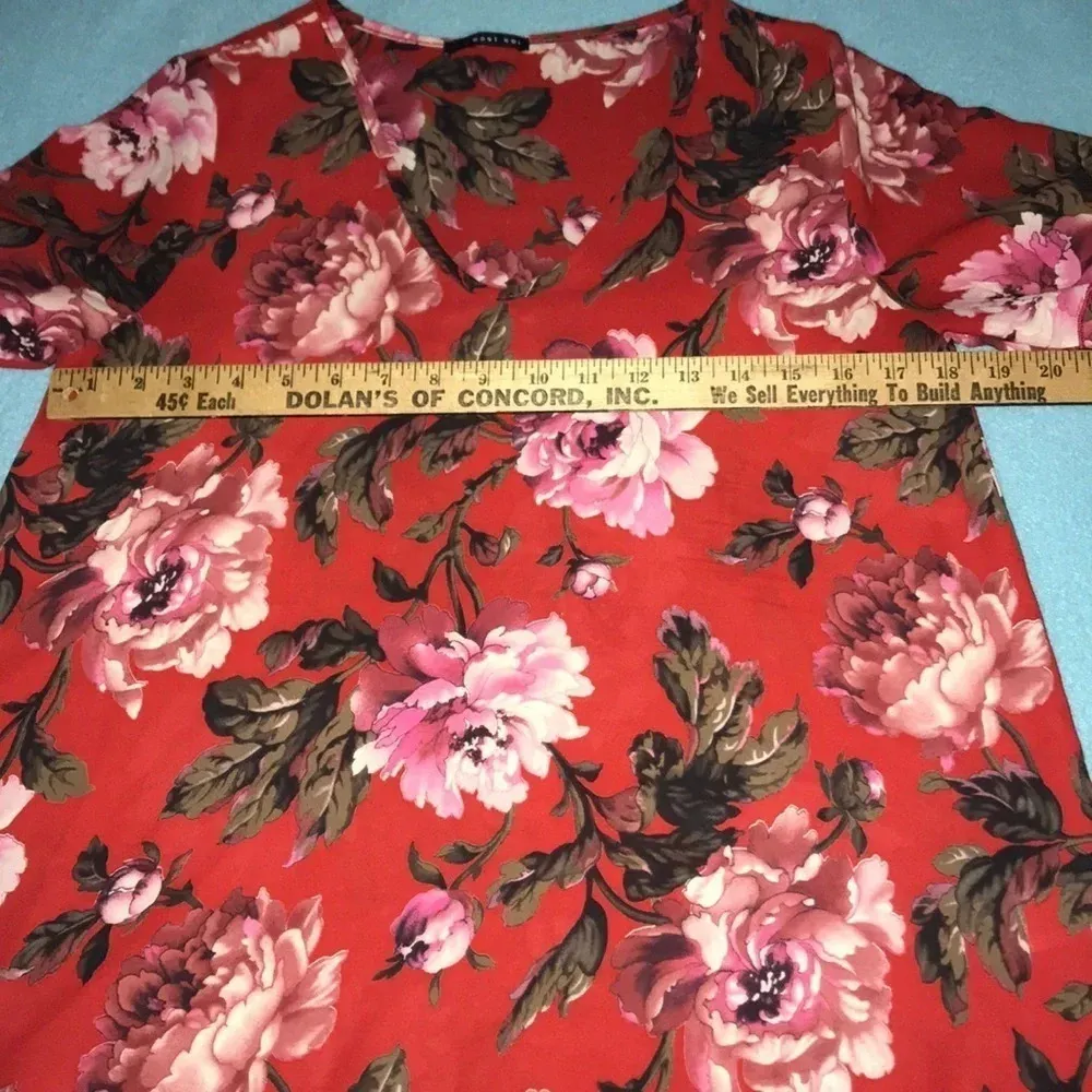 WEST KEI floral red blouse puffy balloon long sleeves v-neck hi-low NEW size S - Image 5