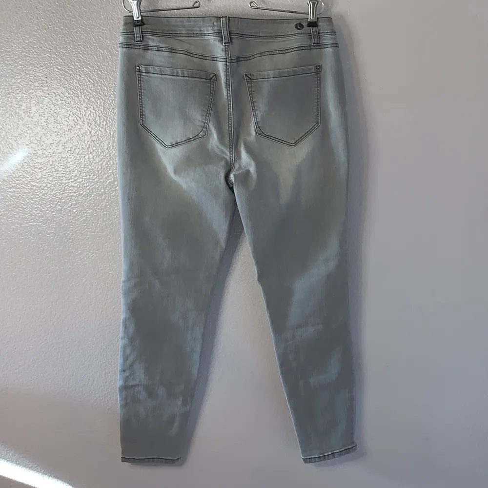 Kensie  Jeans grey jeweled pockets stretchy skinny jeans - Image 5