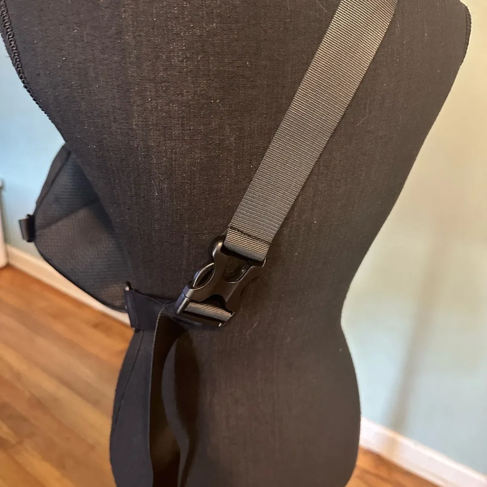 Camelbak Black Small Sling Back - Image 5