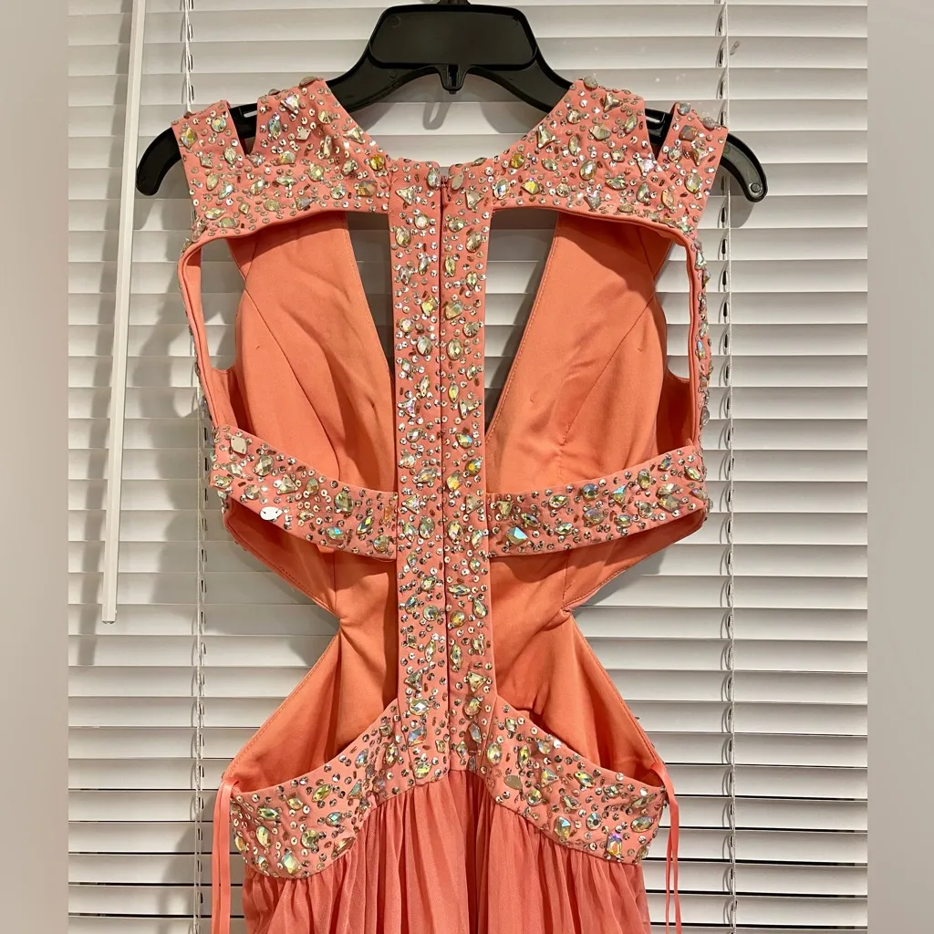 BETSY & ADAM Cut-out Sides A-line V-neck Beading Prom Long Deess - Image 6