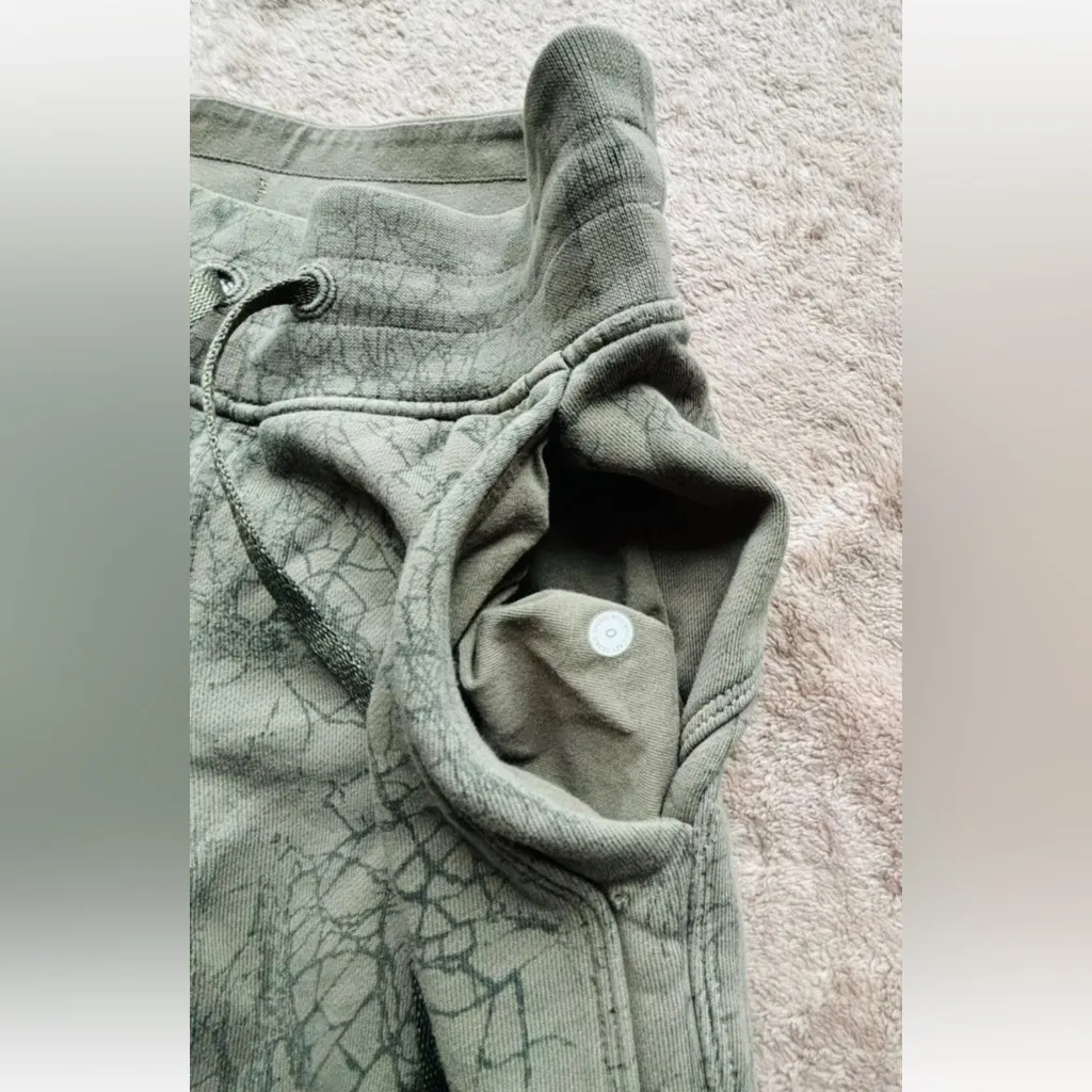 Lululemon  Women’s Warm Down Jogger Thread Dye Sweatpants Size 0‎ - Image 13