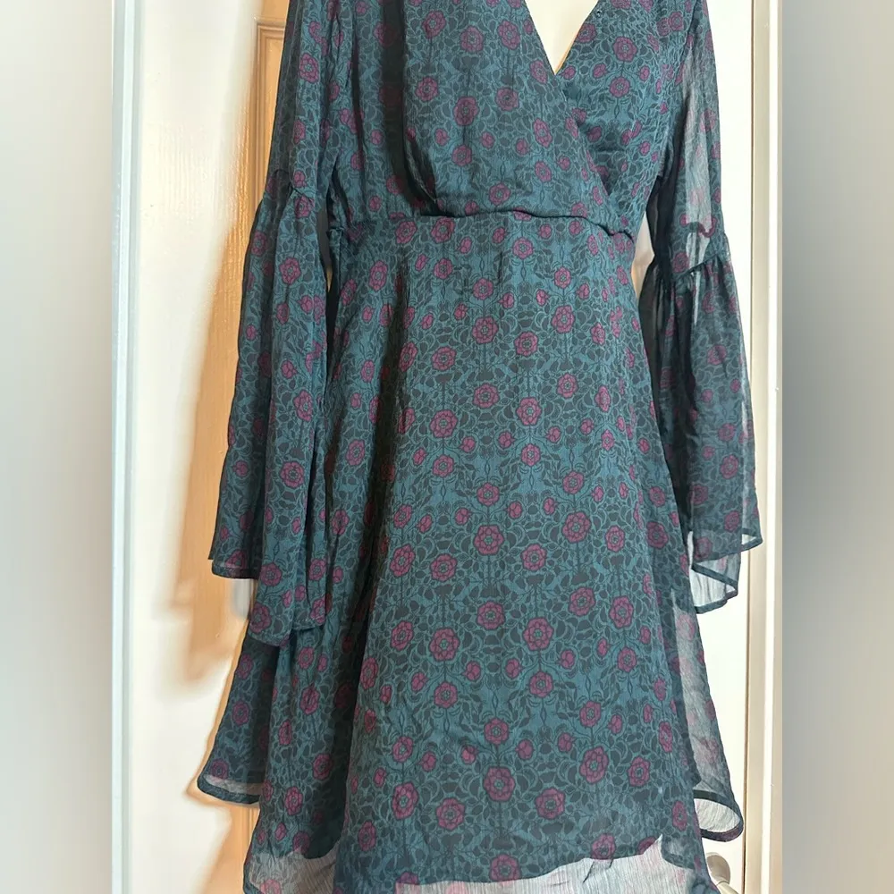 Miami Green Women’s V-Neck Long Bell Sleeved Midi Stretch Waist Fit & Flare - Image 5