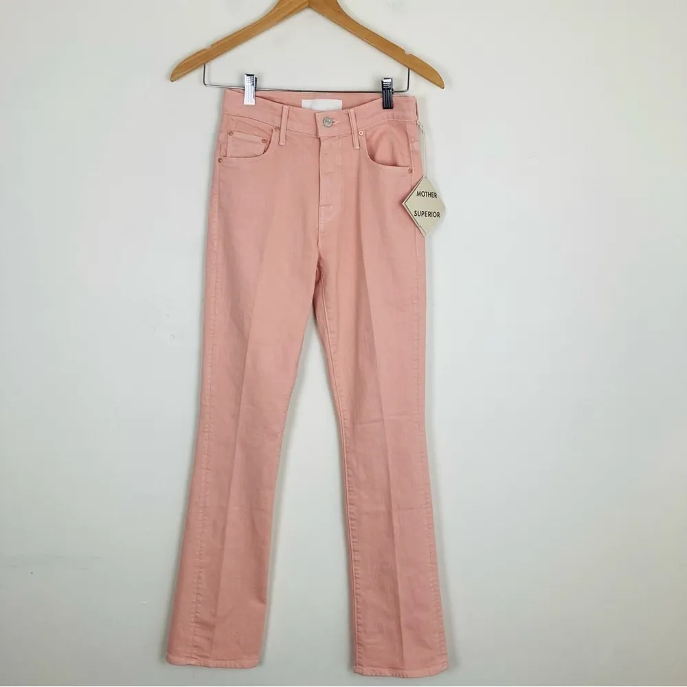 NWT Mother Insider Hover jeans in peach parfait color. Slight flare leg. Size 25 Pink - Image 4