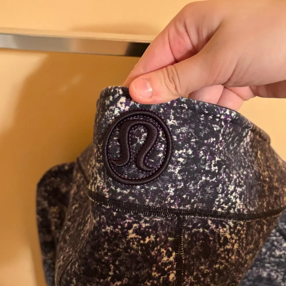 Scuba Hoodie II in Rocky Road Sand Dune Toothpaste/Storm Gray/Black - Image 6