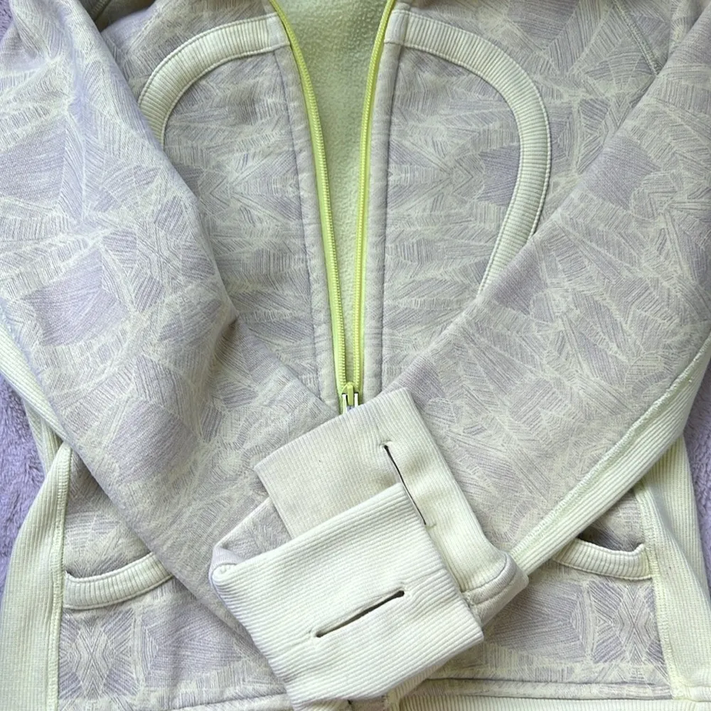 Lululemon size 6 Special Edition Scuba Hoodie - Image 5