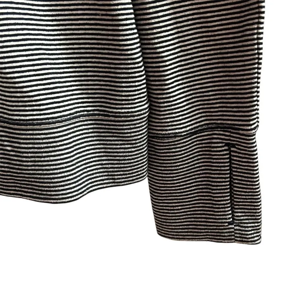 Athleta Heavenly Heights Navy and White Striped Hoodie Size Small - Image 7