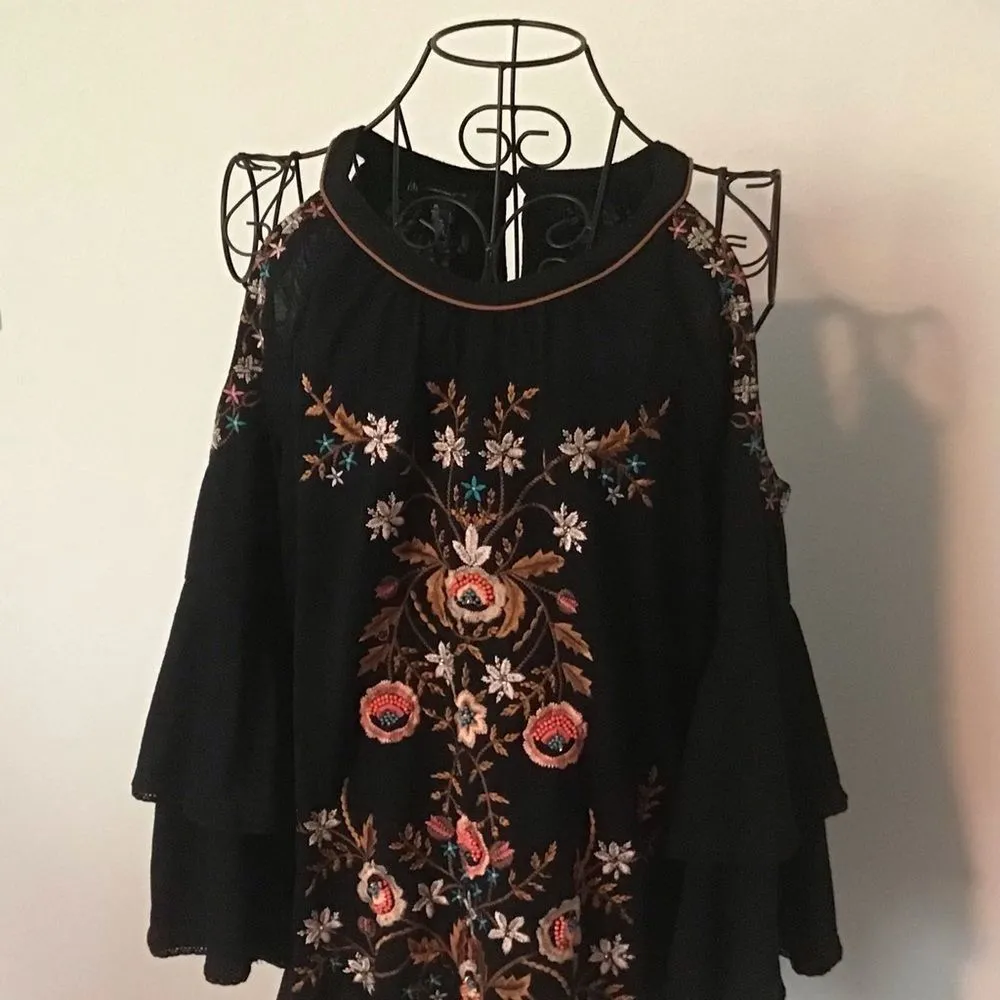 International concepts  Cold Shoulder Embroidered Top - Image 4