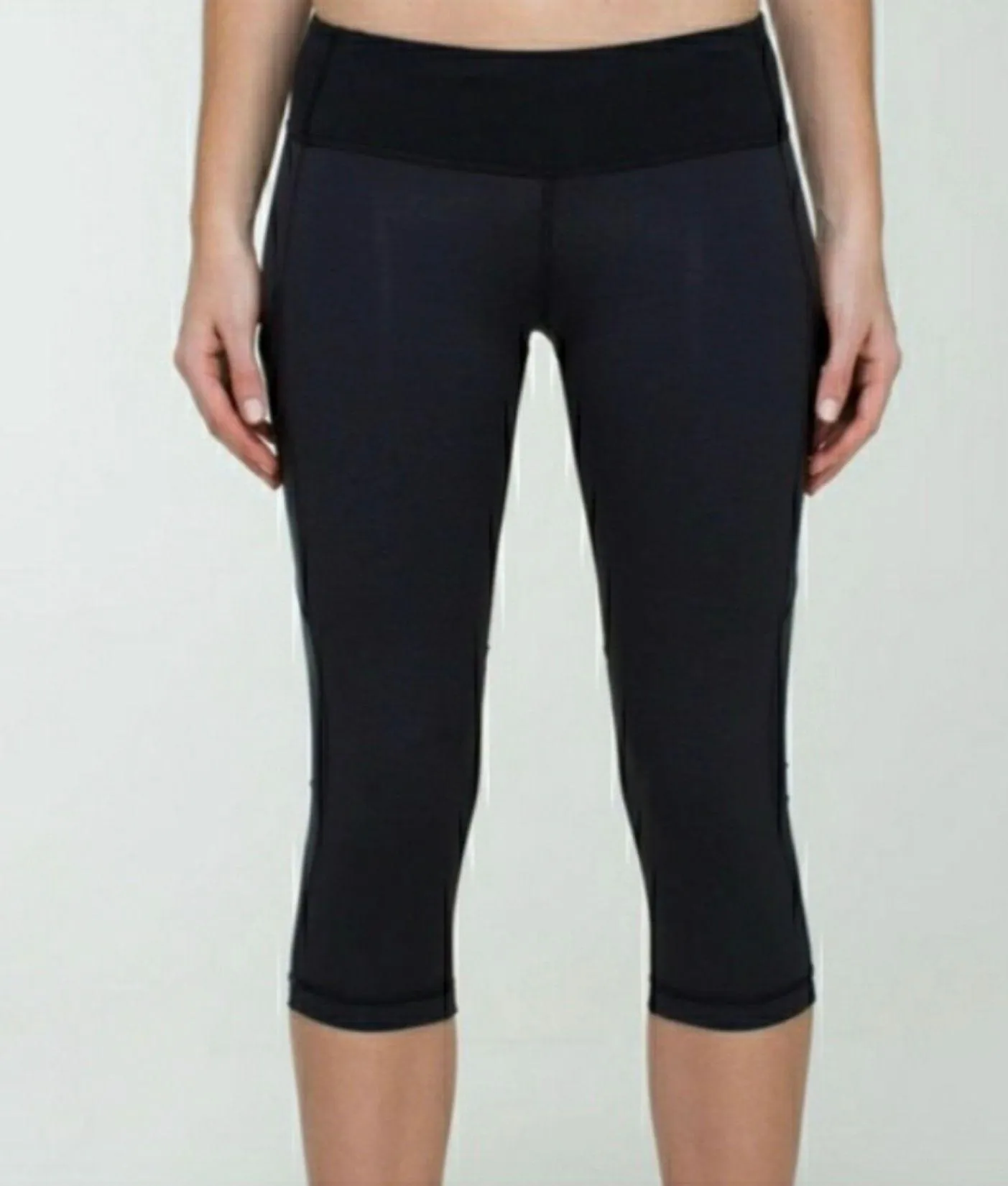 Cut The Crop Shiny Side Pockets Size 4 - Image 3