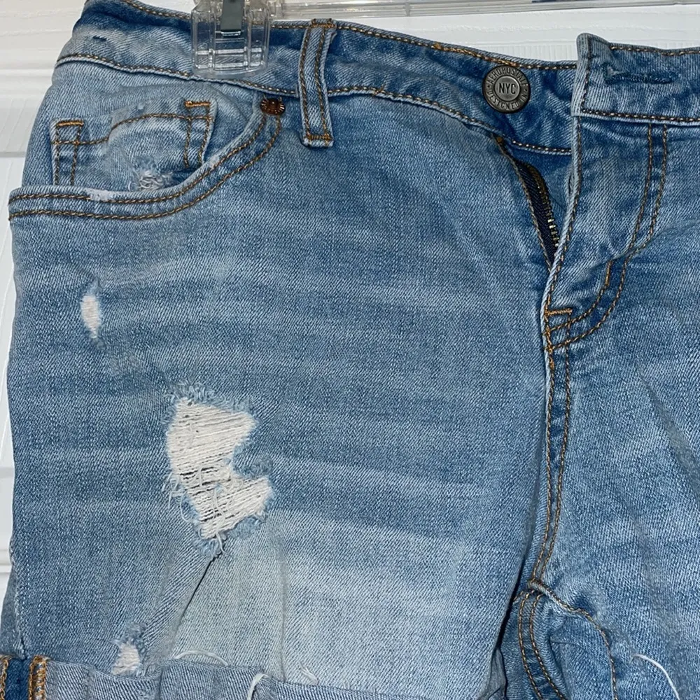 Aeropostale Light wash denim midi shorts - Image 2