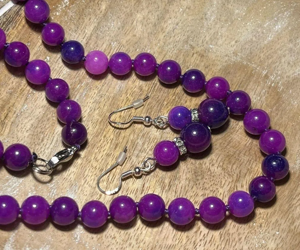 NWOT Synthetic Purple Jade Beaded Necklace & Sterling Silver Earrings - Image 4