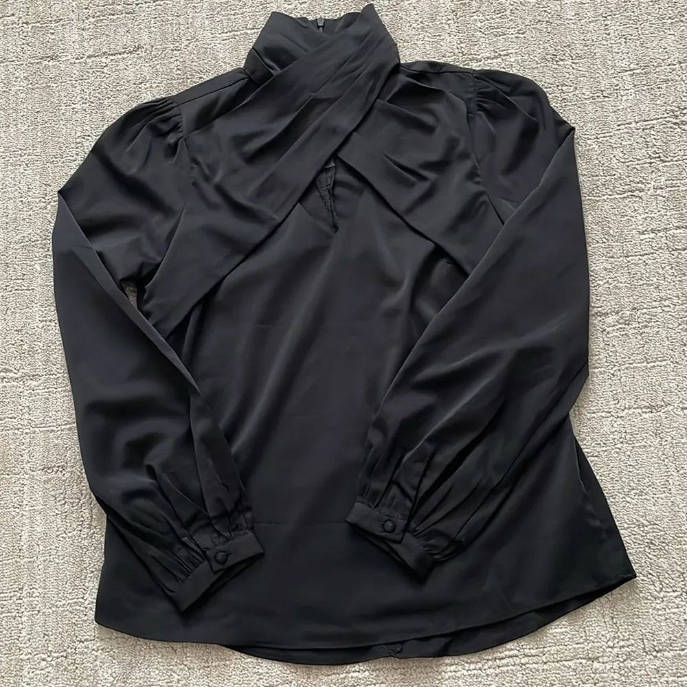 Strut & Bolt black blouse with crossover neck sz S - Image 6