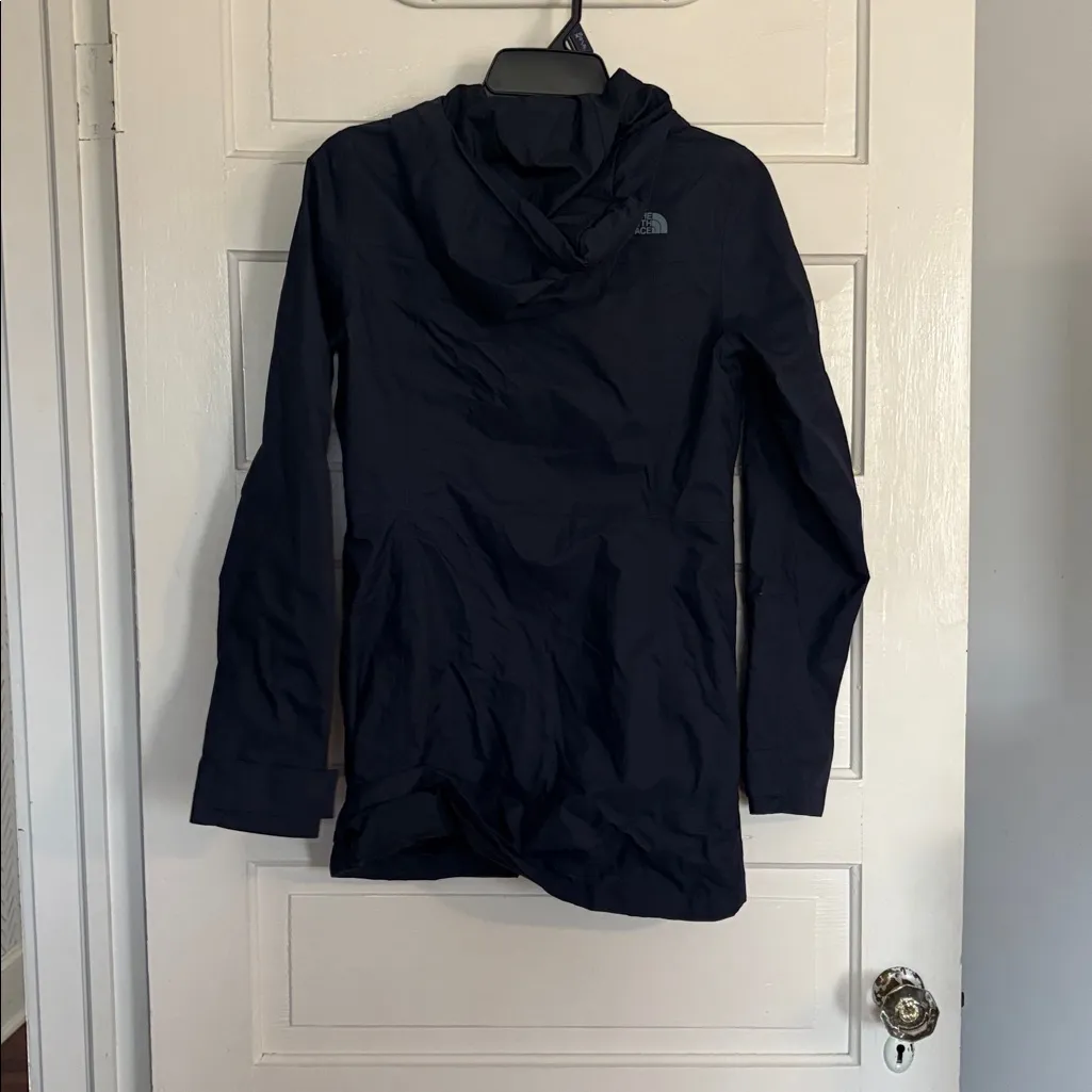The North Face Women's Navy Rain/Wind Jacket - Image 4
