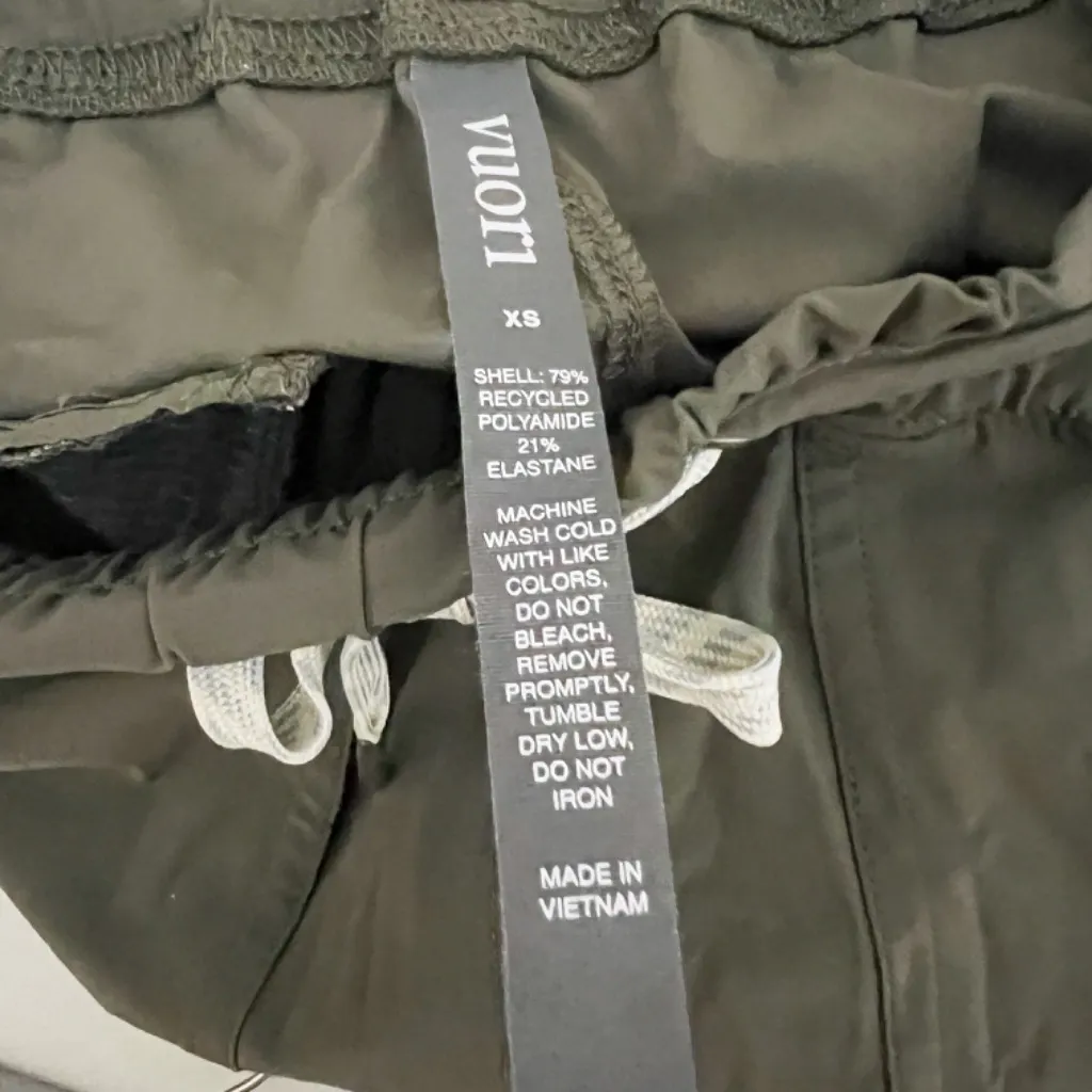 Vuori Women's Miles Performance Mid Rise Ankle Crop Joggers Pants Oregano XS - Image 2