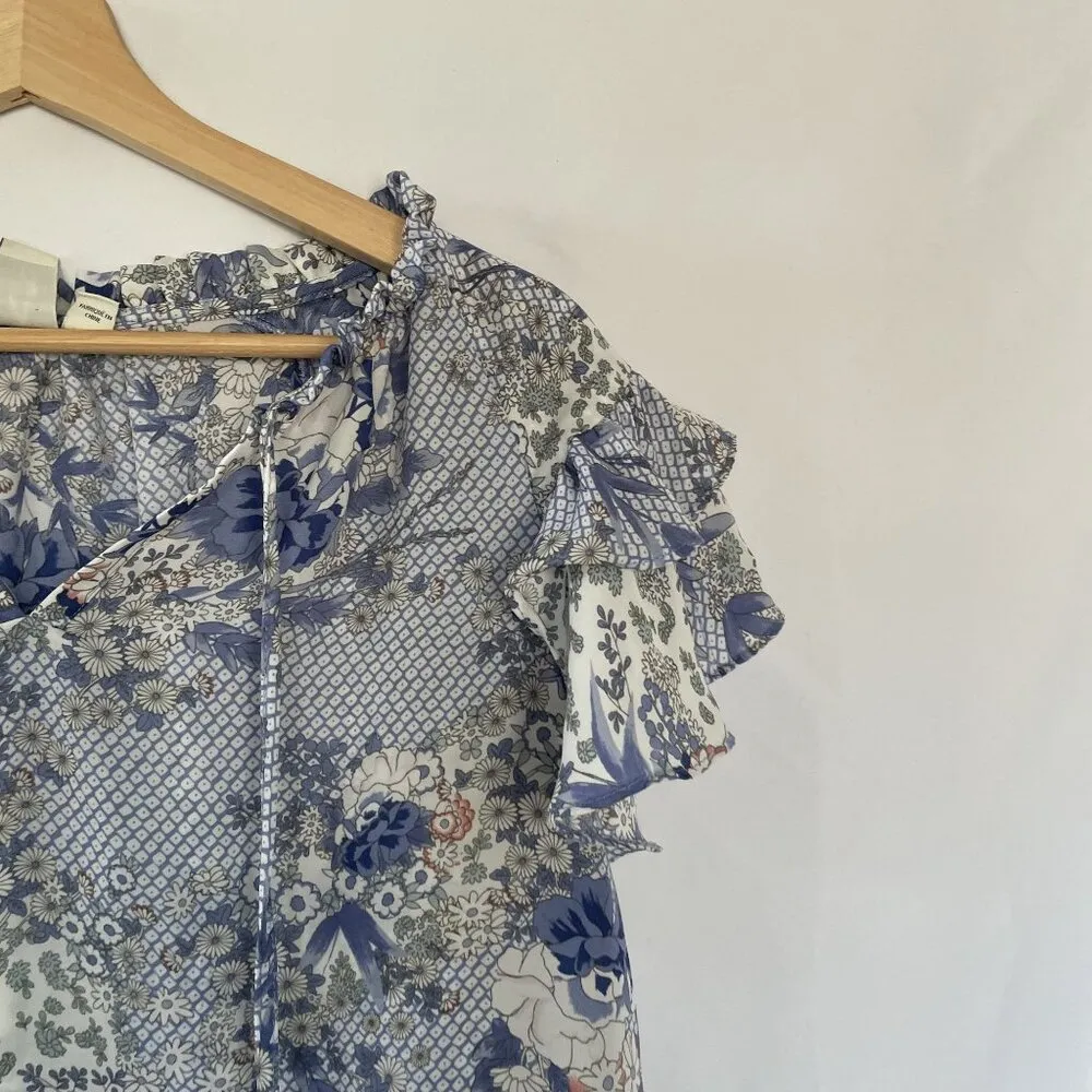 Joie blue white floral women's size M short sleeved ruffle shirt v-neck summer - Image 2