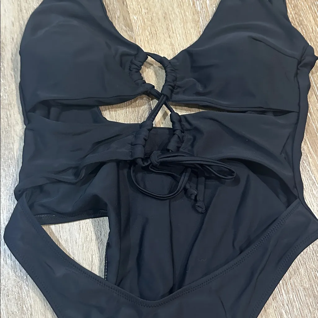 Black Cutout One - Image 2