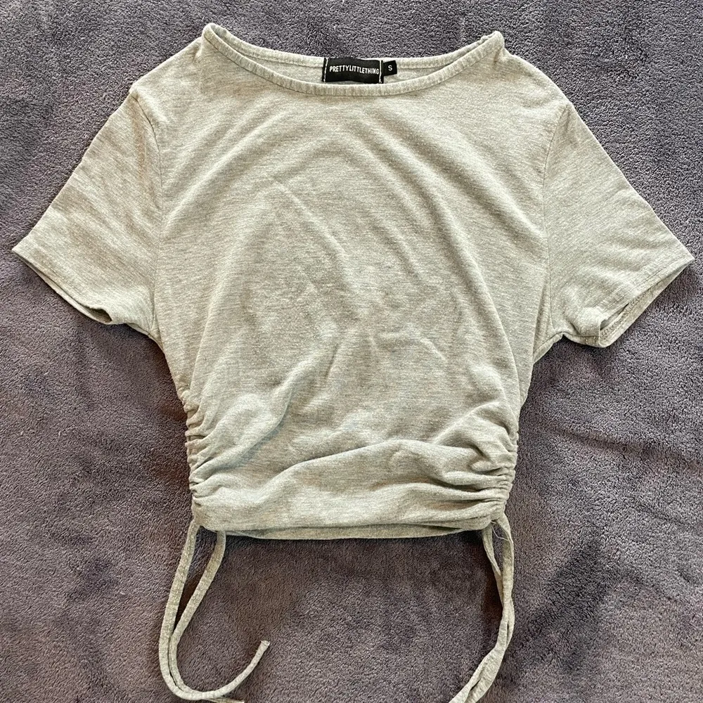 PLT Grey Scrunch Crop Top - Image 2