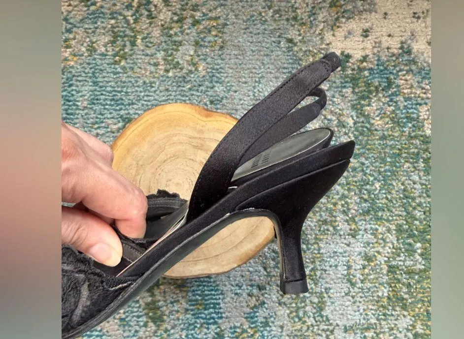 Vintage Y2K NOS Stuart Weitzman black lace slingback kitten heels, size 6.5M - Image 15