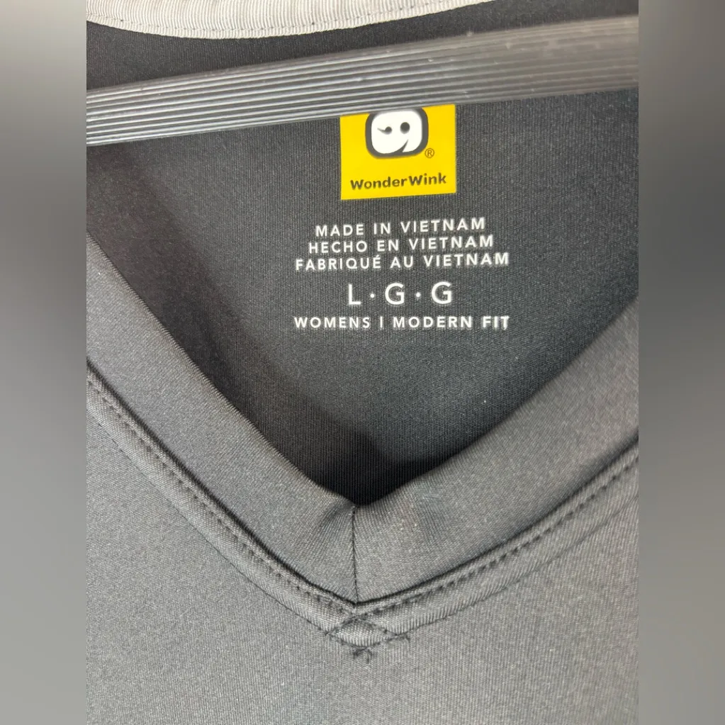 WonderWink L Scrub Tunic Modern Fit Like New Top - NWOT in Black - Image 7