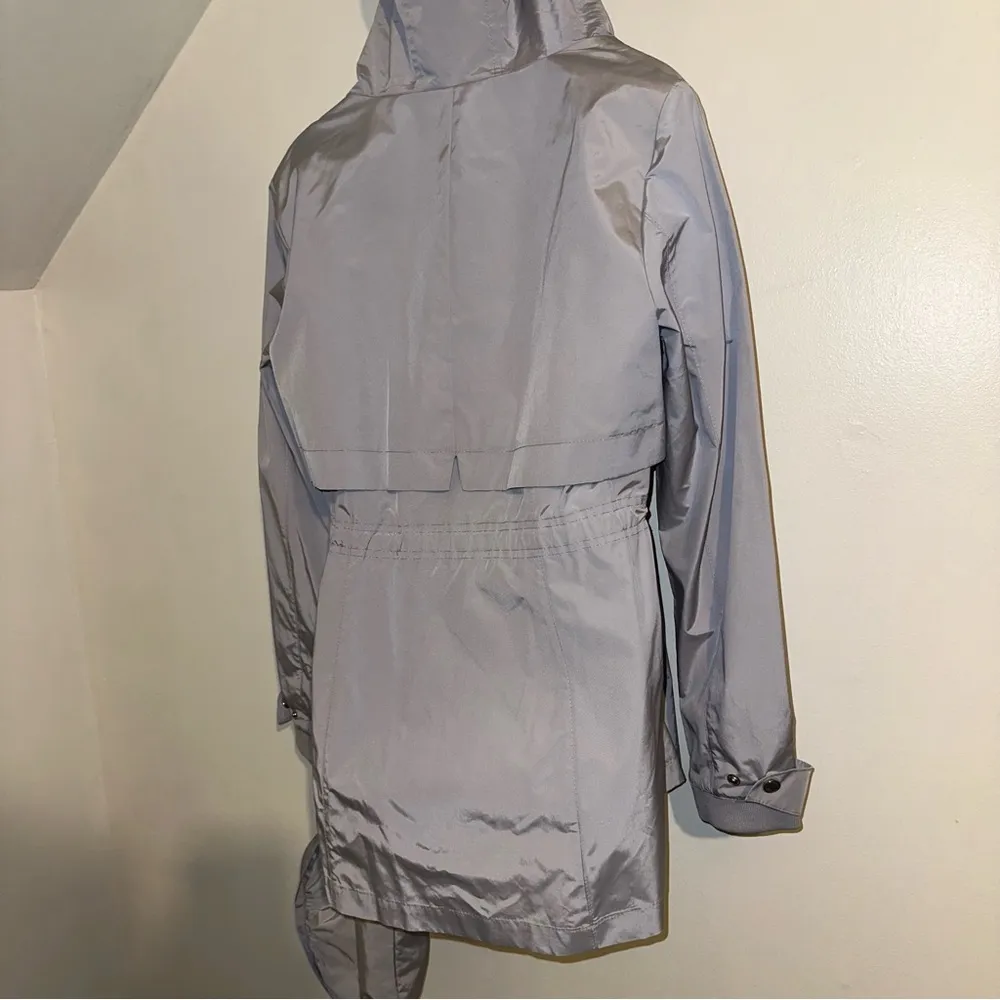 Cole Haan hooded packable Rain Jacket Size Large blue/gray “Mist” color NWT - Image 9