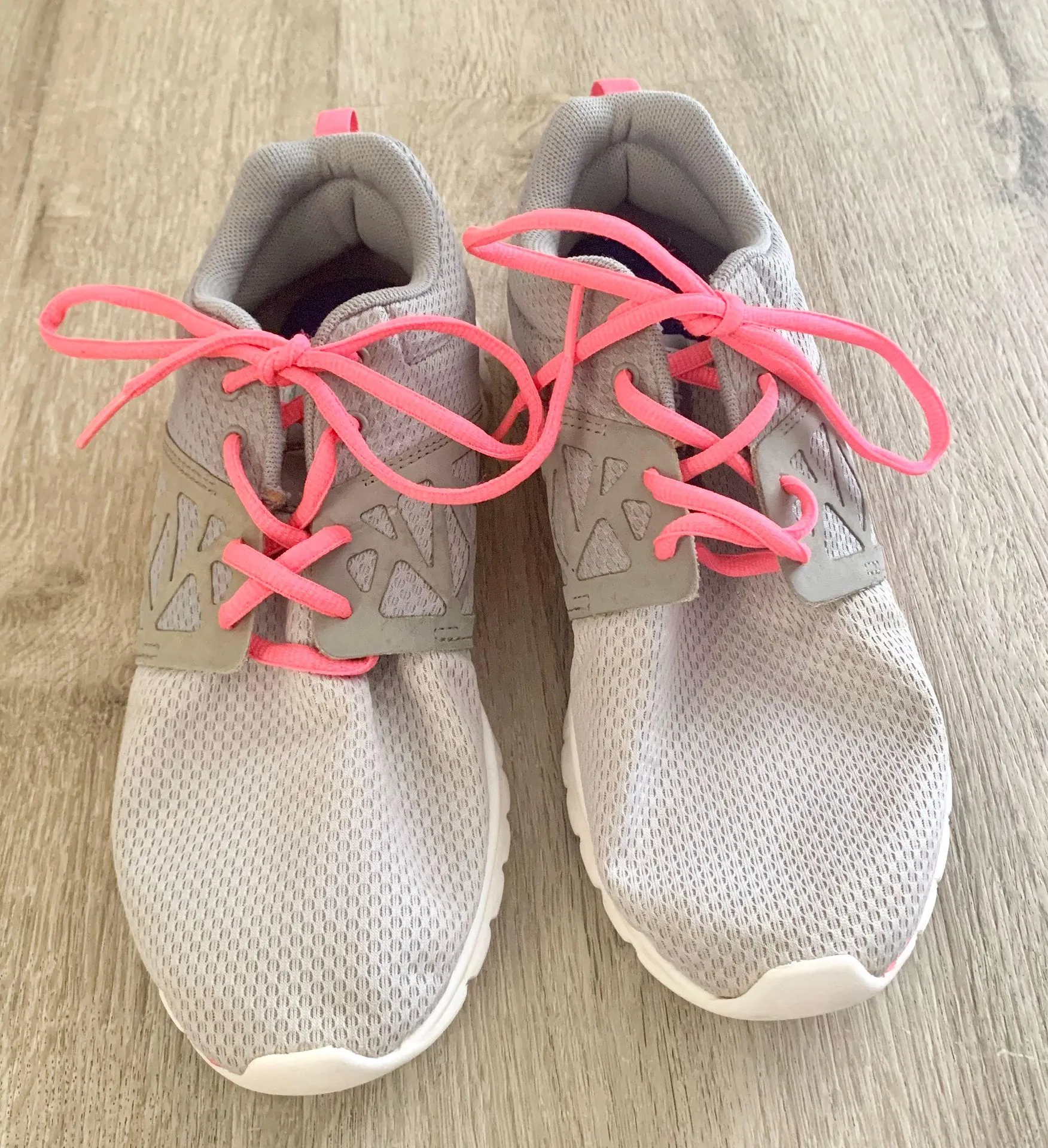 Lightweight Running Shoes Size 7 - Image 3