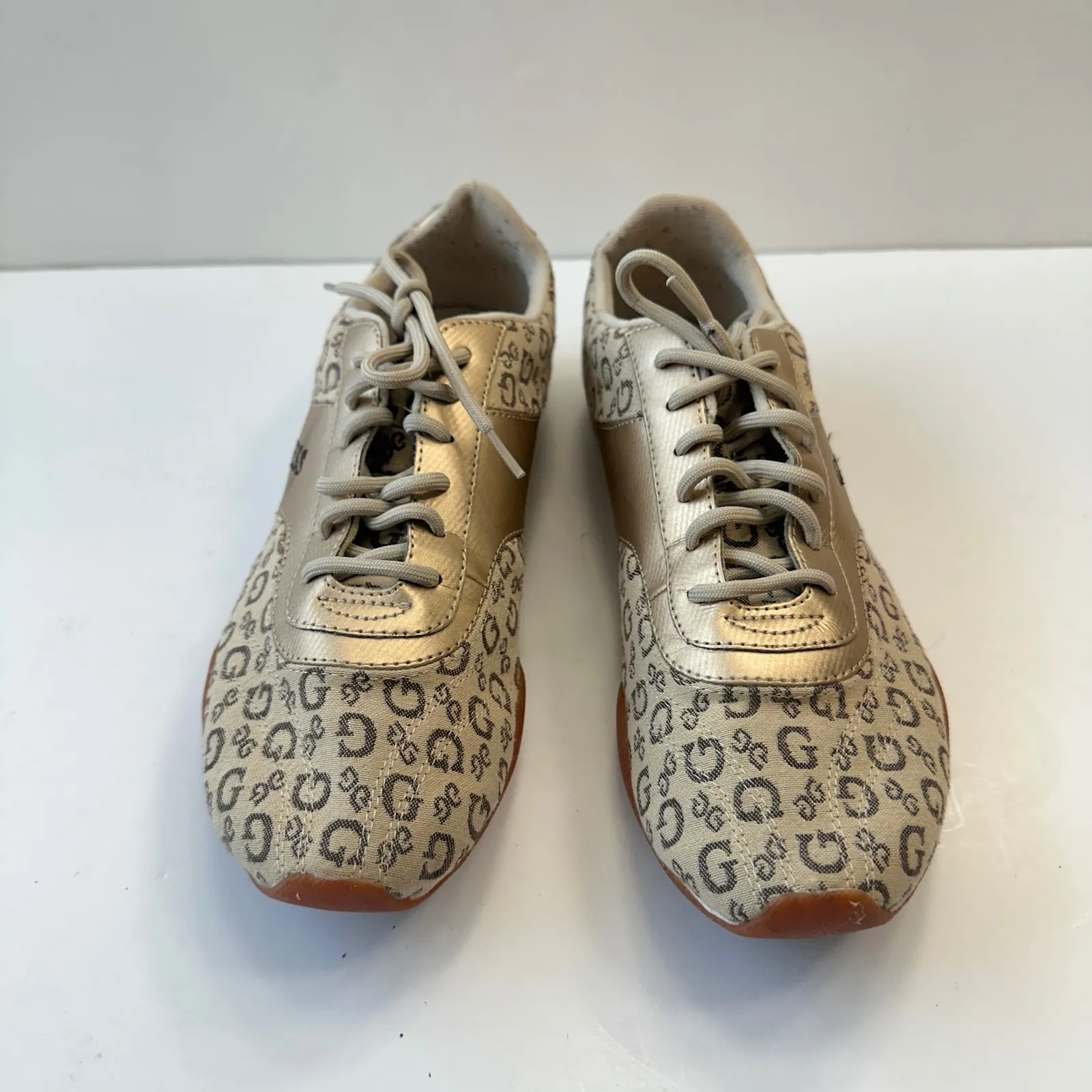 Guess‎ Y2k Logo Sneakers Gold Metallic Accent Casual Shoes Womens Size 10 - Image 2