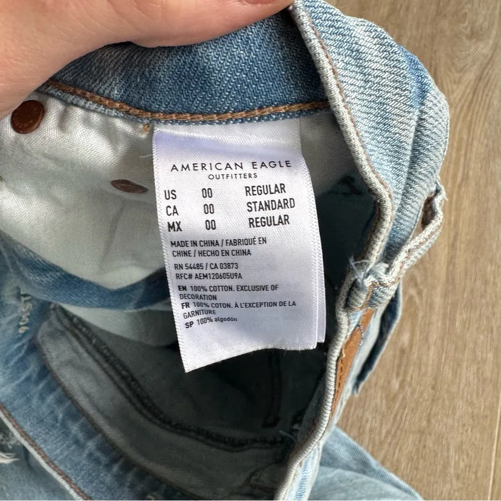 American Eagle 90’s Straight Leg Distressed Light Wash Jeans - Image 4